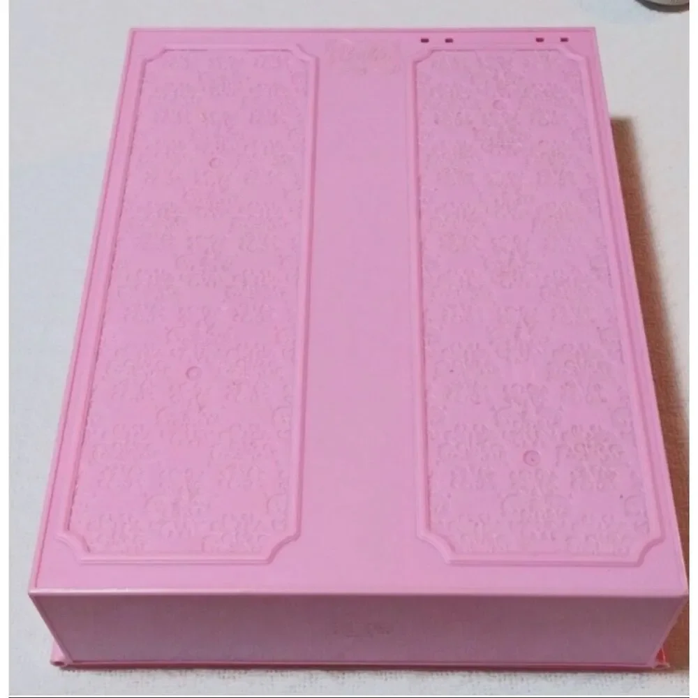 Barbie Closet Carrying Case Clothing Shoes Accessories Pink Wardrobe Fashion